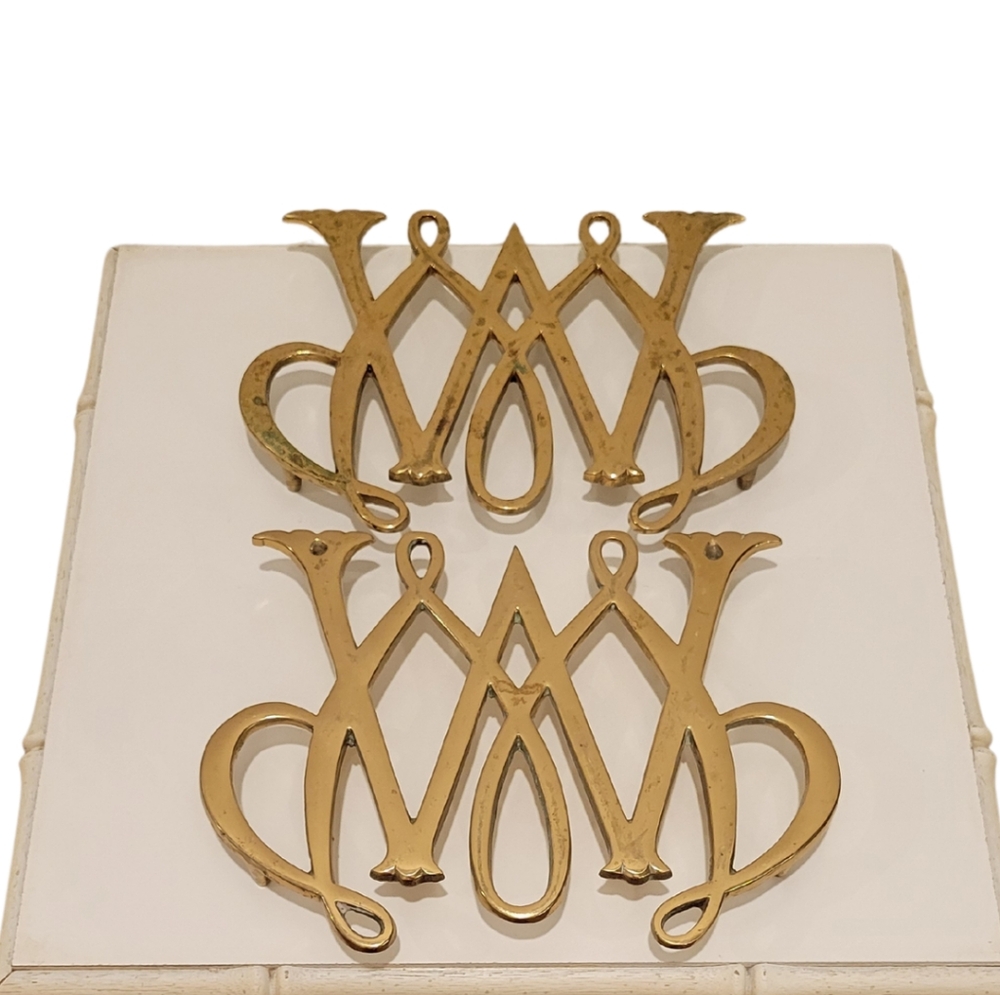 Vtg. Historic Williamsburg Heavy Solid Brass Trivet| College of William & Mary